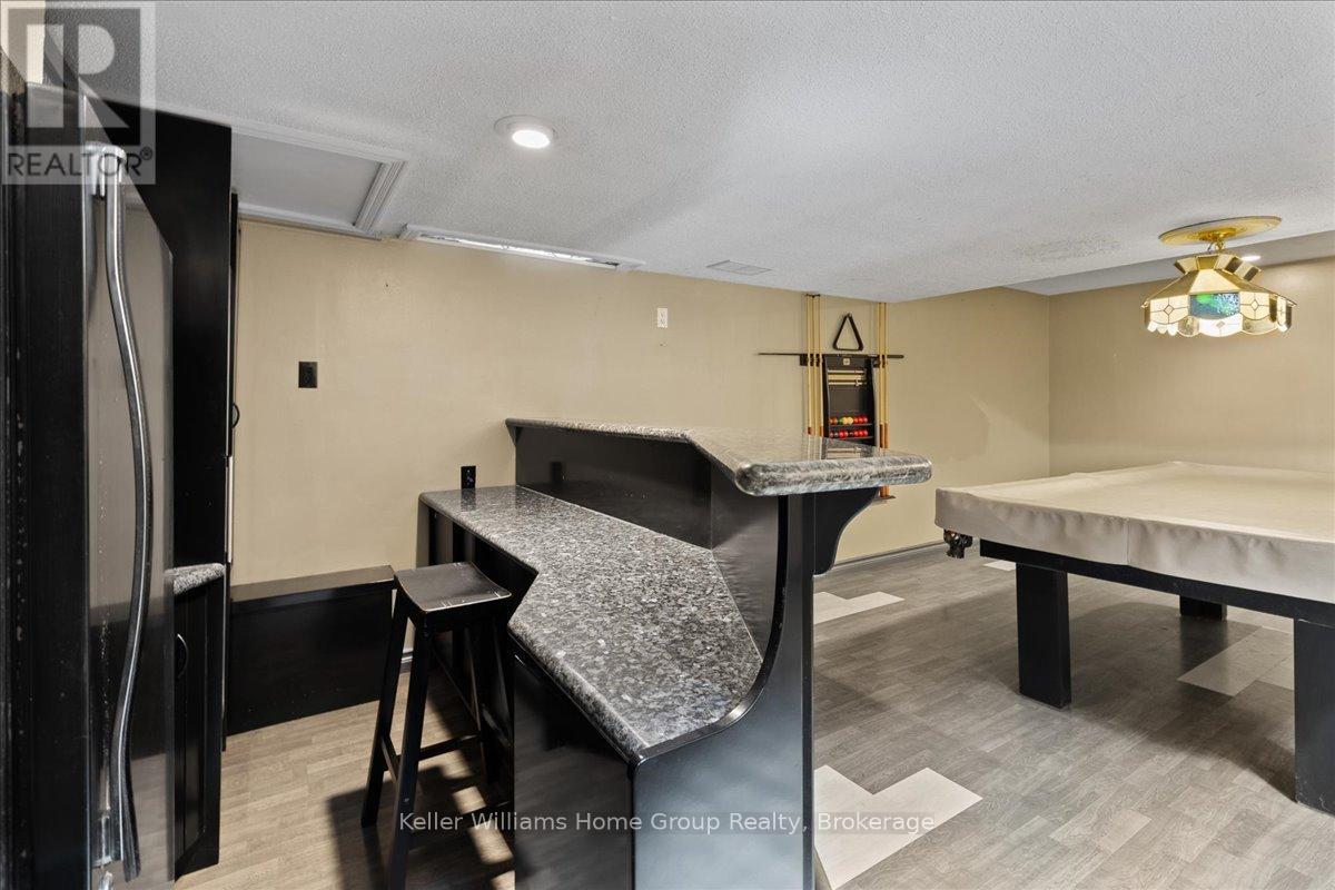 212 Inglis Street, North Dumfries, Ontario  N0B 1E0 - Photo 36 - X12344360
