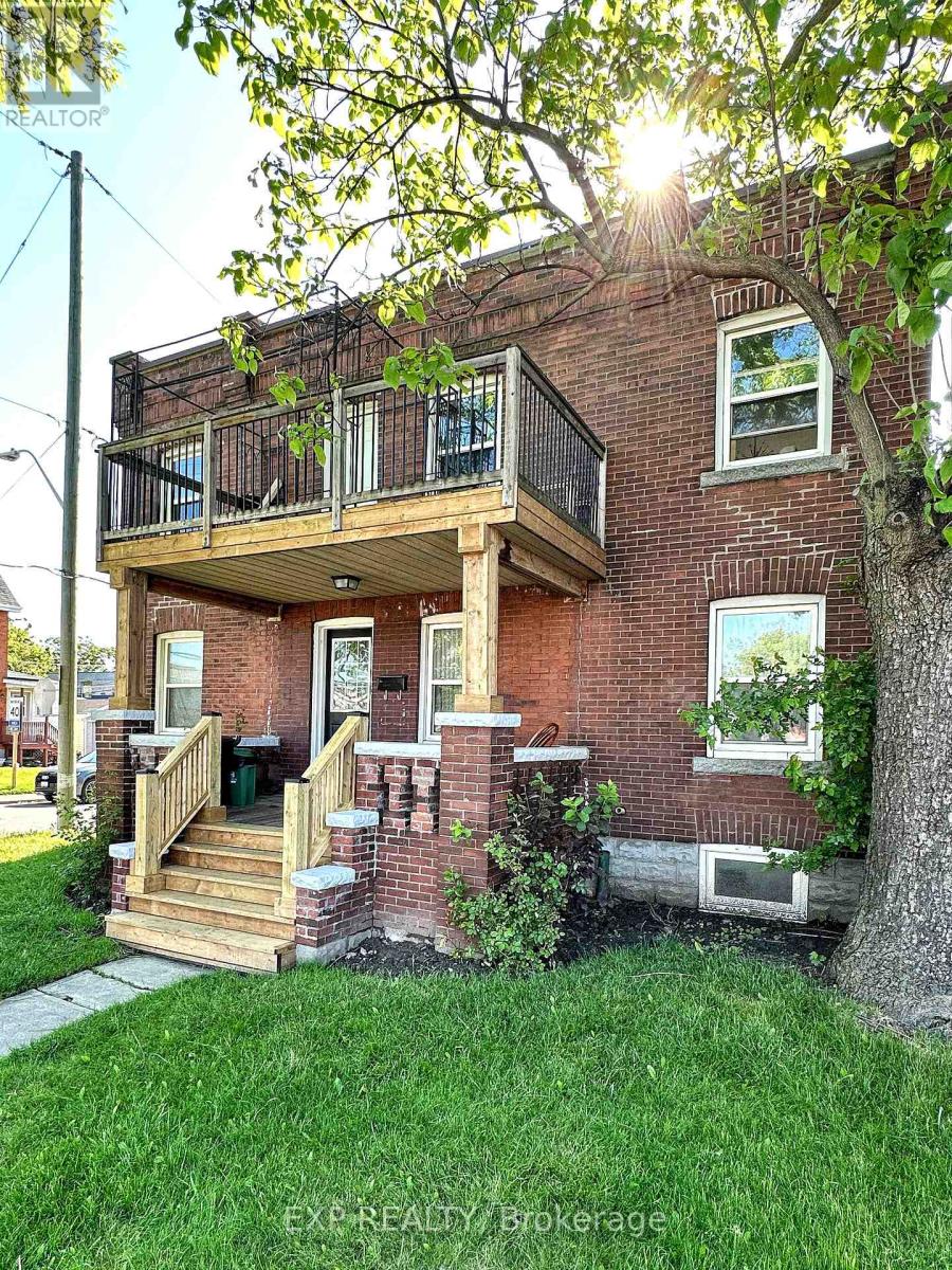 140 Gage Avenue N, Hamilton (Crown Point), Ontario  L8L 7A2 - Photo 2 - X12345082