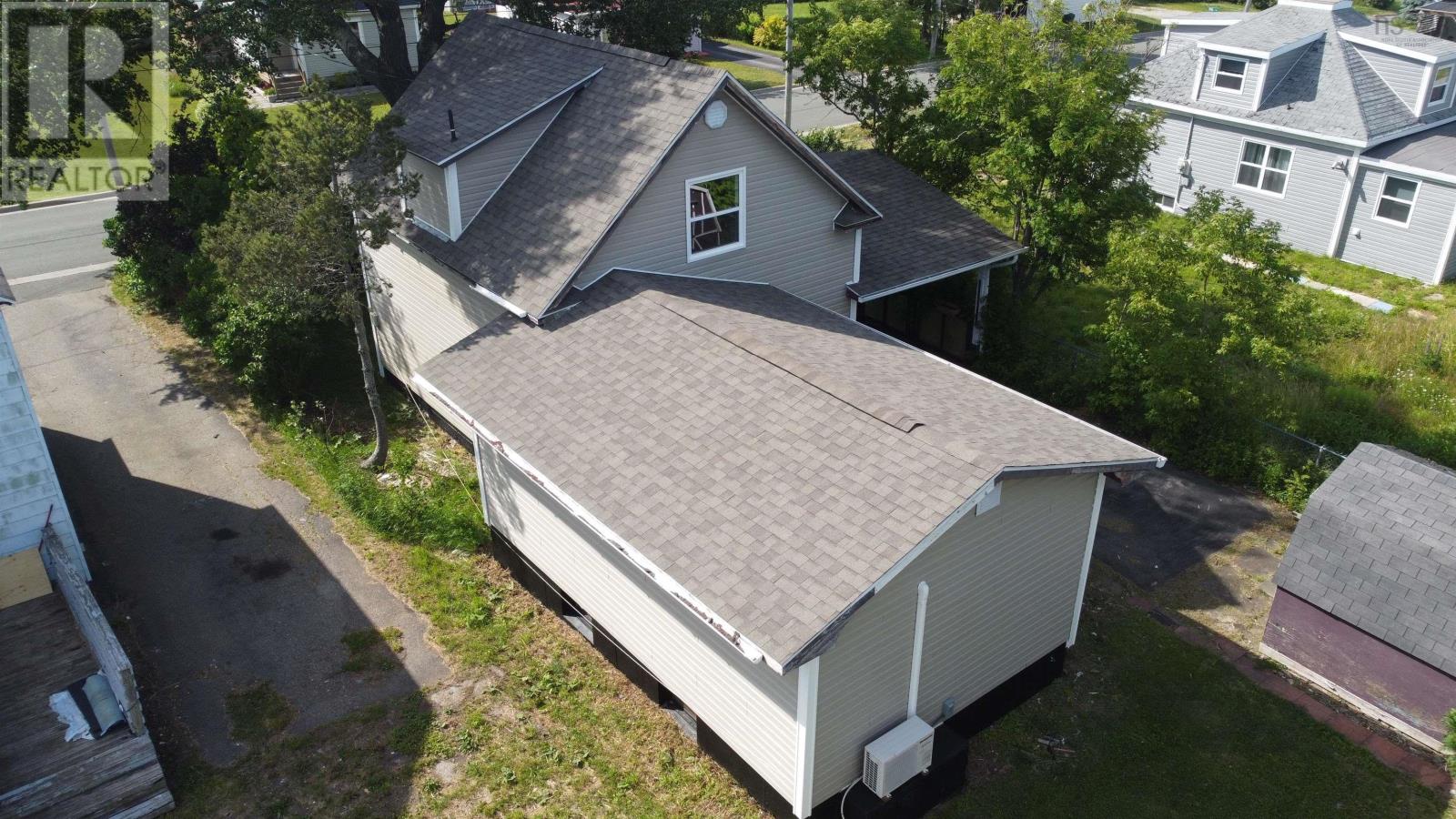 316 Mahon Street, New Waterford, Nova Scotia  B1H 3H5 - Photo 3 - 202516425