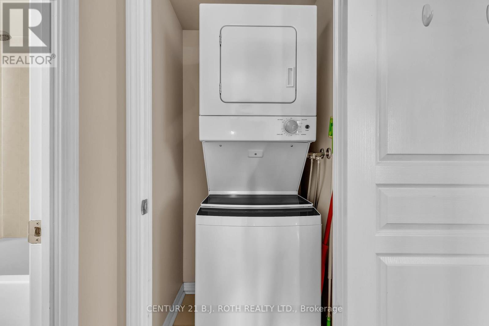 1202 - 350 Red Maple Road, Richmond Hill, Ontario L4C 0T5 - Photo 17 - N12345105