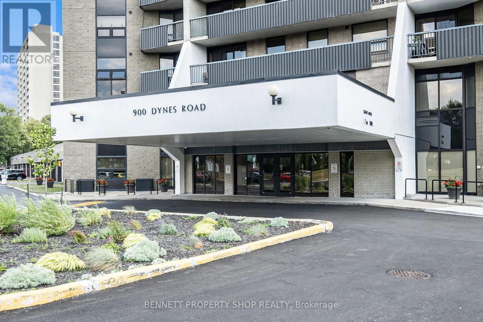 Property at 2209 - 900 DYNES ROAD image 2