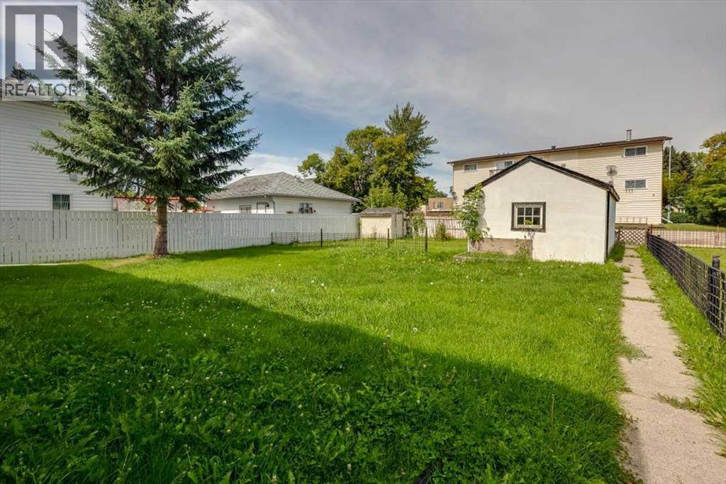 Property at 4018 47 Street image 3