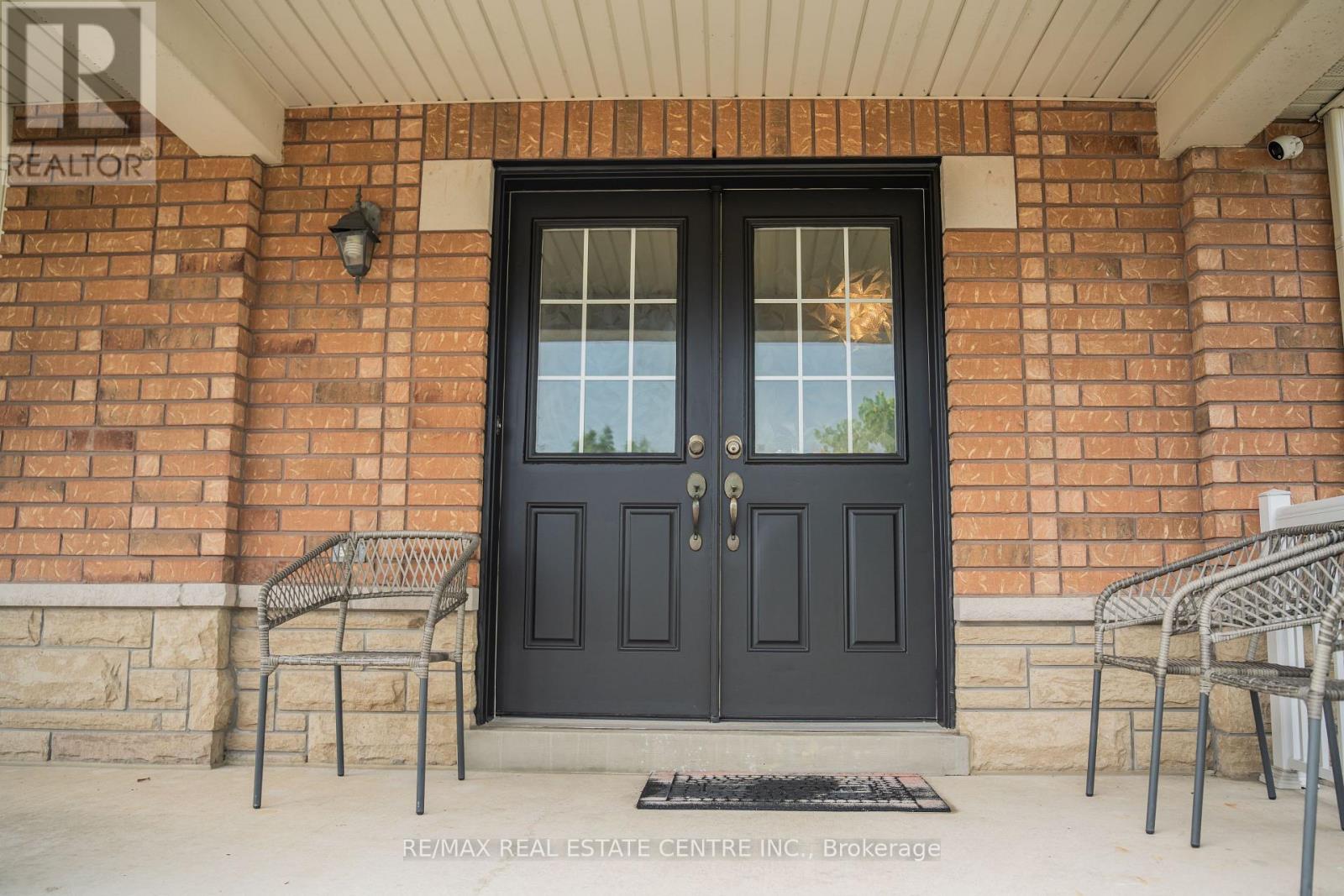 Property at 60 SLEIGHTHOLME CRESCENT image 4