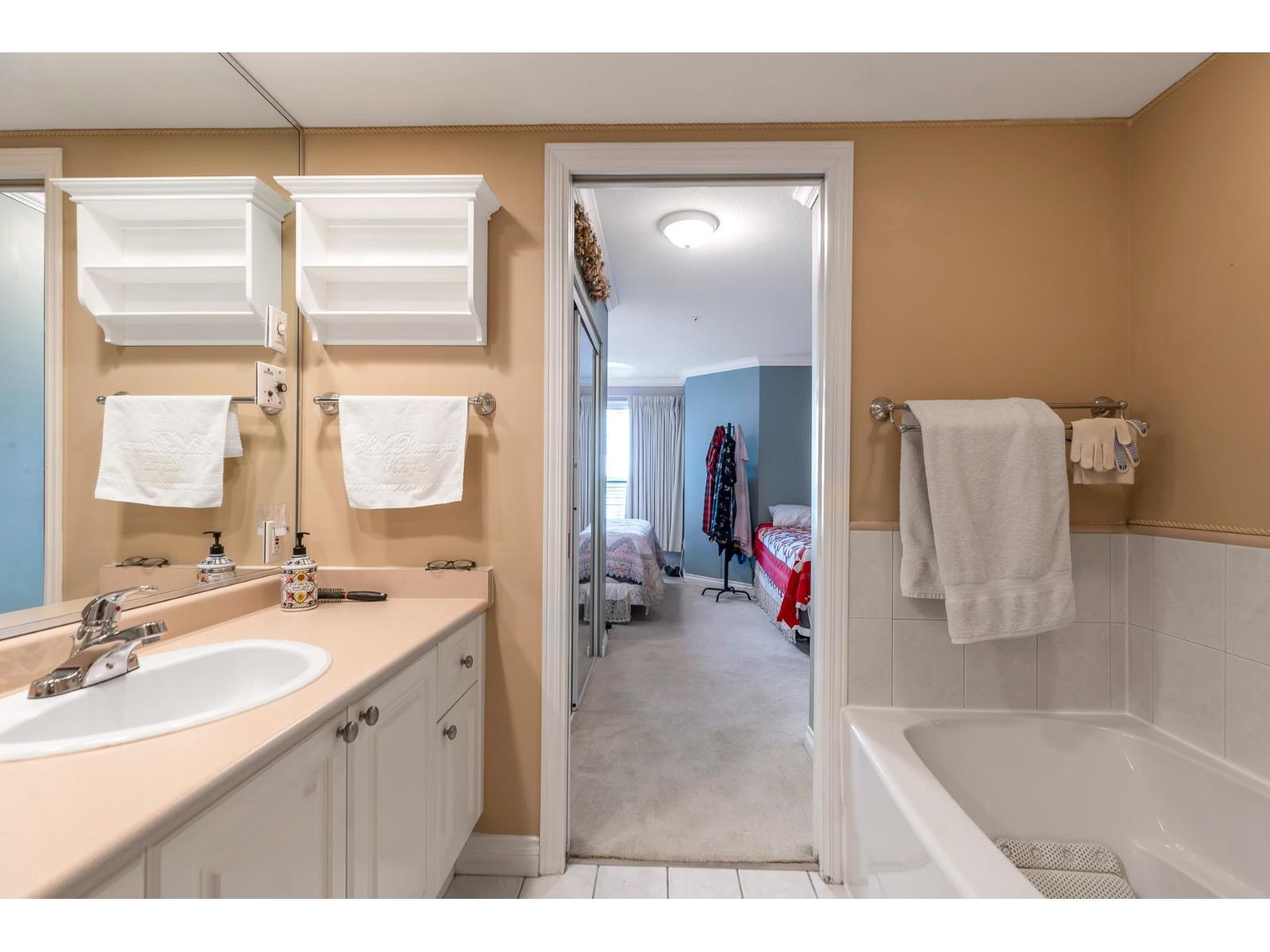 409 1575 Best Street, White Rock, British Columbia  V4B 5K1 - Photo 15 - R3036228