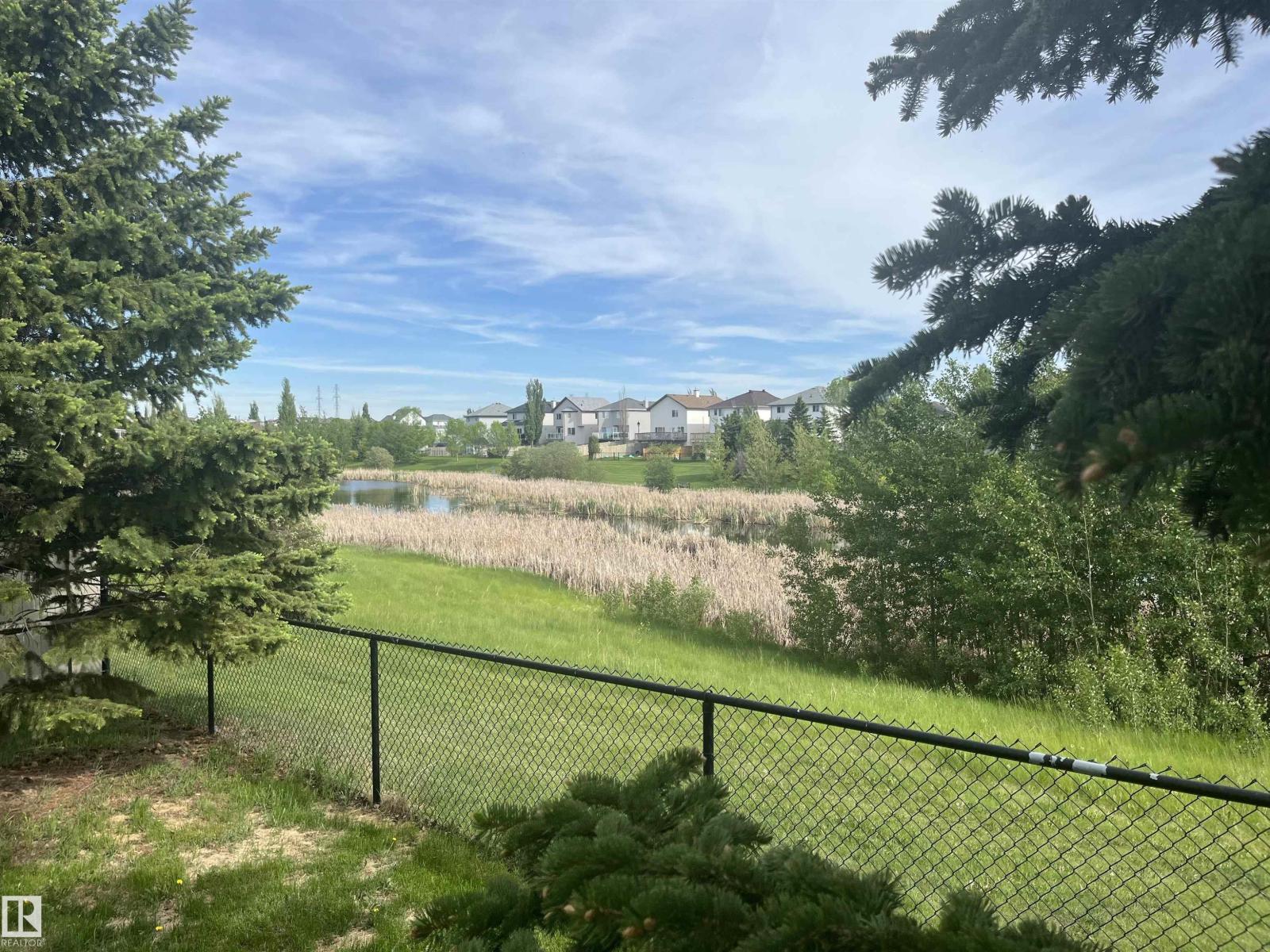 3339 32 AV NW, Edmonton, Alberta