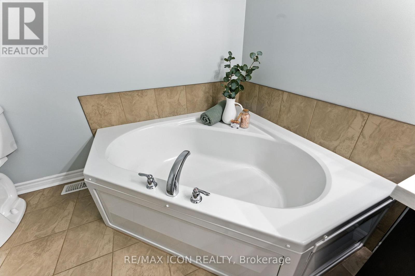 297 Vincent Drive, North Dumfries, Ontario  N0B 1E0 - Photo 31 - X12345125