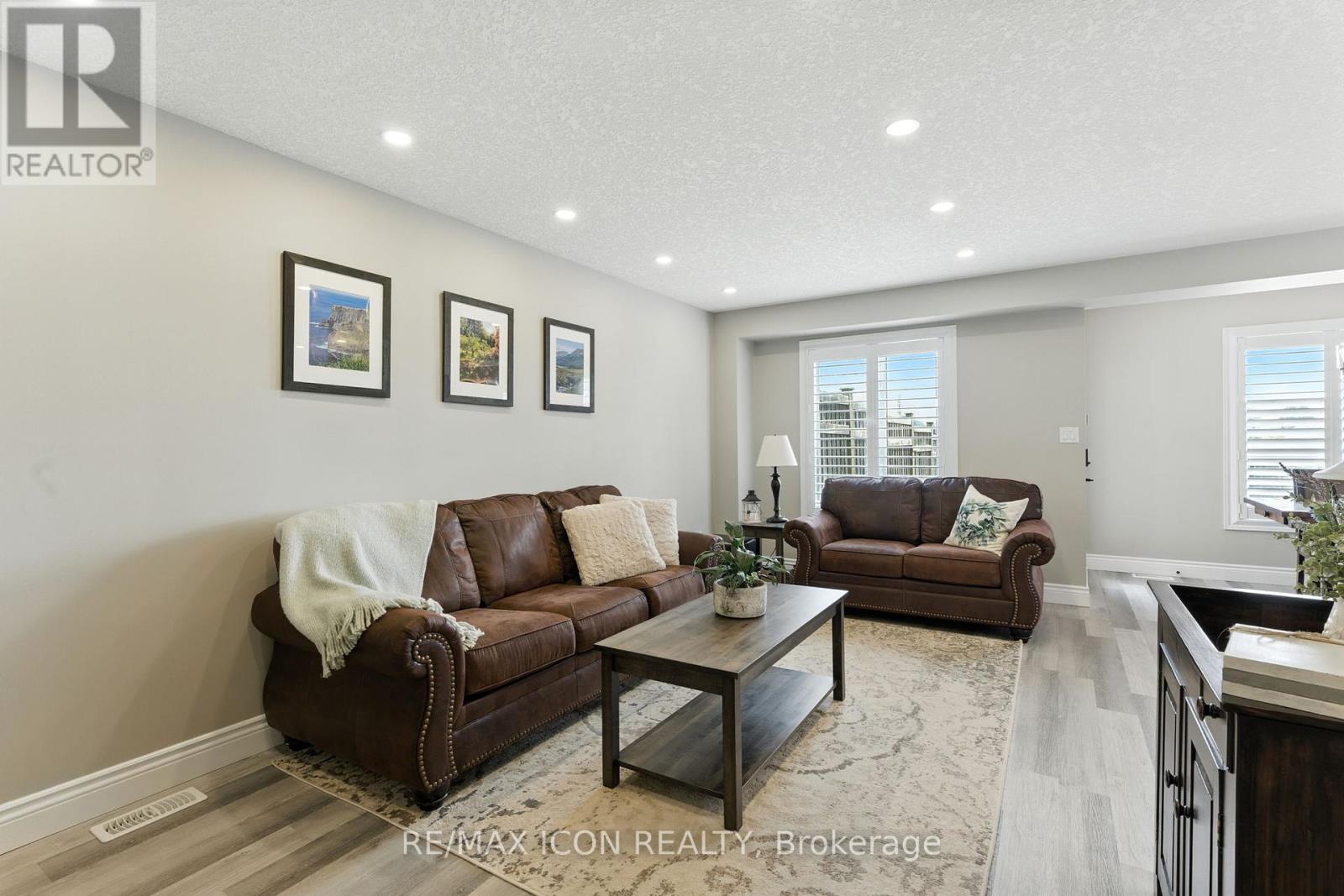 297 Vincent Drive, North Dumfries, Ontario  N0B 1E0 - Photo 6 - X12345125