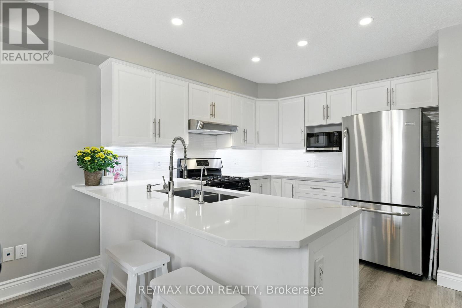 297 Vincent Drive, North Dumfries, Ontario  N0B 1E0 - Photo 9 - X12345125