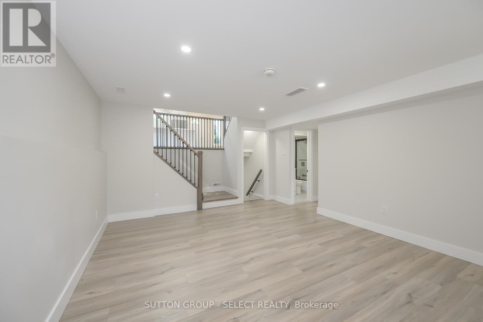 34 Ripley Road, London East, Ontario  N5V 3V1 - Photo 18 - X12338872
