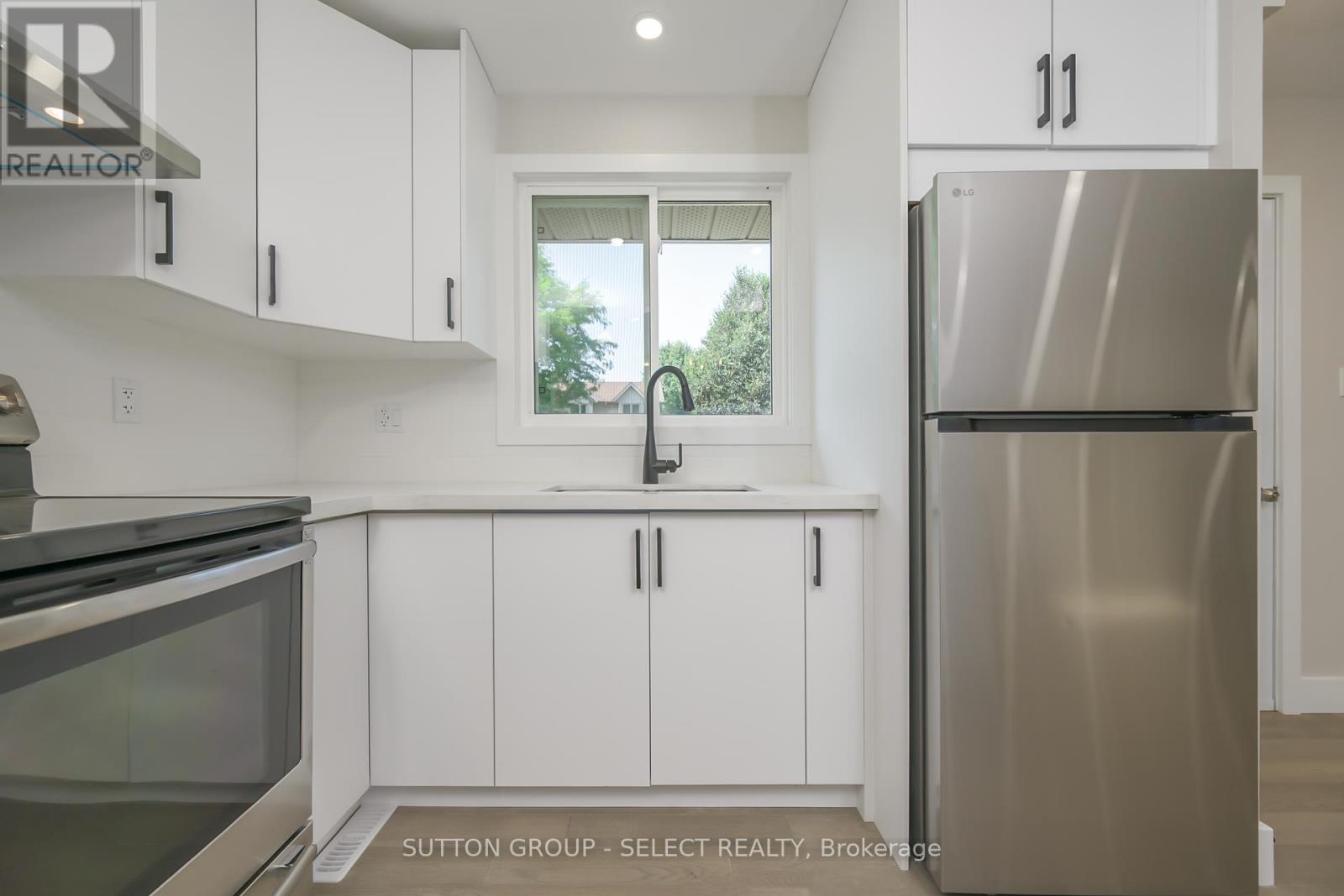 34 Ripley Road, London East, Ontario  N5V 3V1 - Photo 11 - X12338872