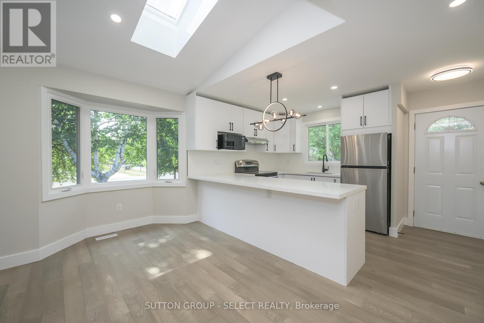 34 Ripley Road, London East, Ontario  N5V 3V1 - Photo 7 - X12338872