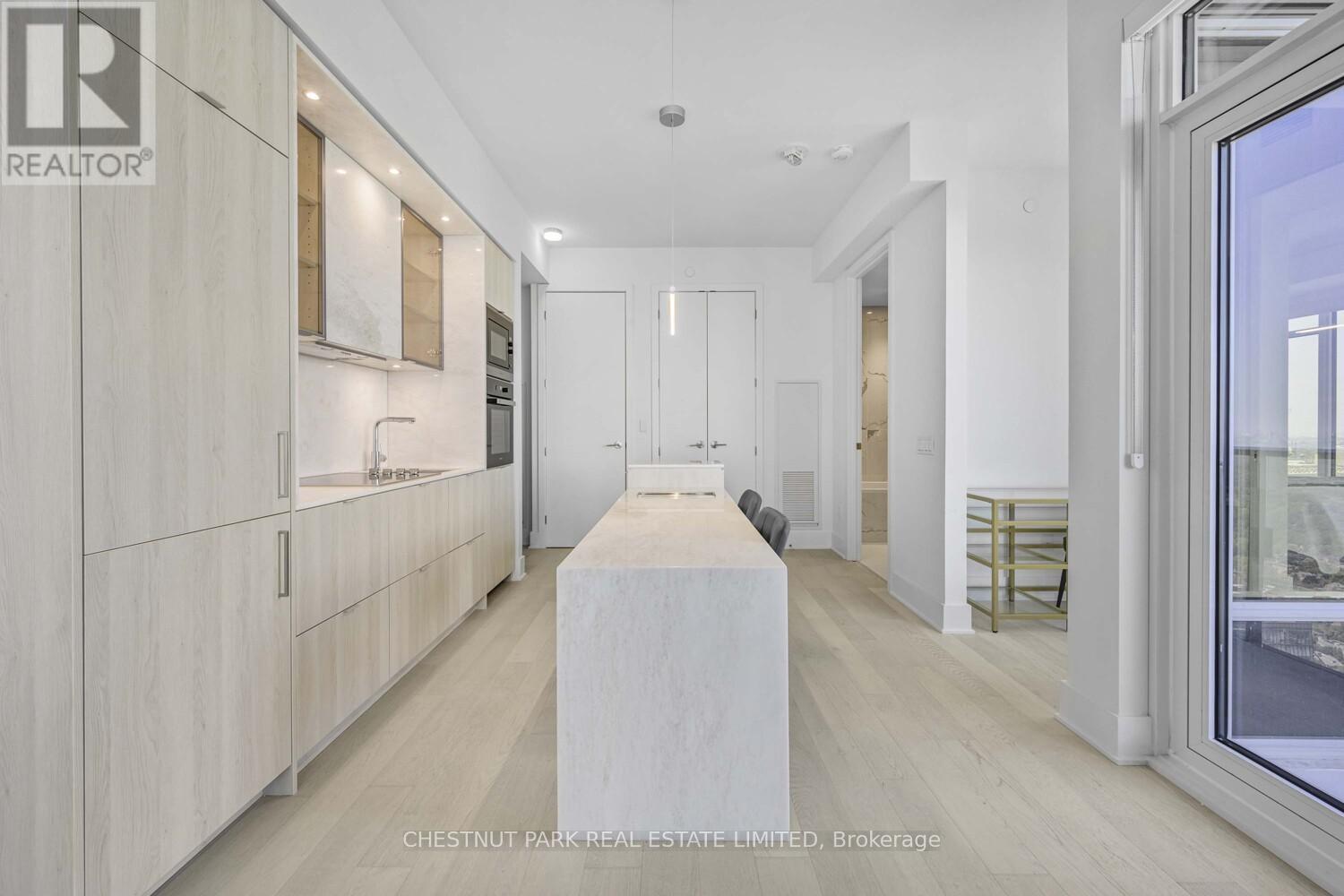 4904 - 11 Yorkville Avenue, Toronto, Ontario  M4W 1L4 - Photo 4 - C12345242