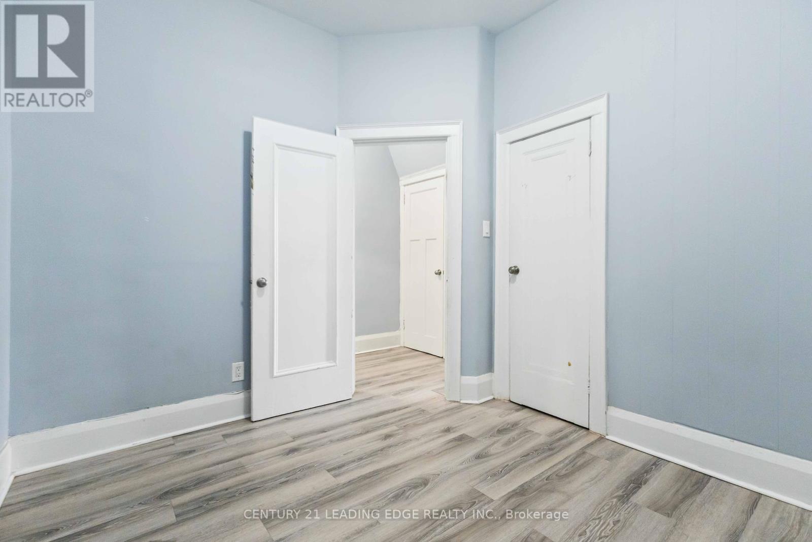 1563/65 Kingston Road, Toronto (Birchcliffe-Cliffside), Ontario  M1N 1R9 - Photo 12 - E12345218