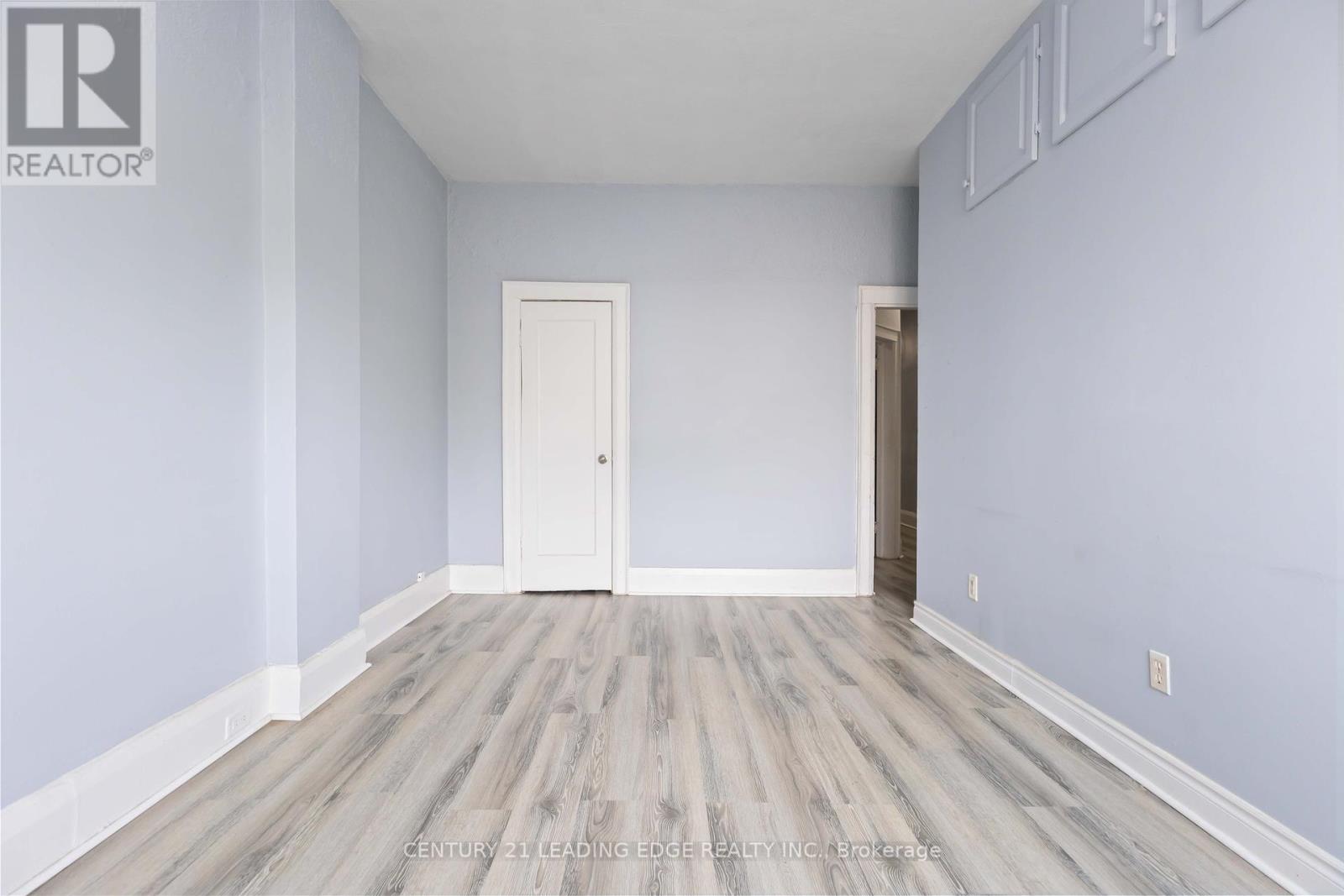 1563/65 Kingston Road, Toronto (Birchcliffe-Cliffside), Ontario  M1N 1R9 - Photo 6 - E12345218