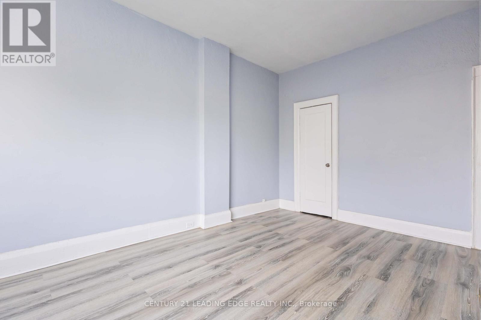 1563/65 Kingston Road, Toronto (Birchcliffe-Cliffside), Ontario  M1N 1R9 - Photo 7 - E12345218