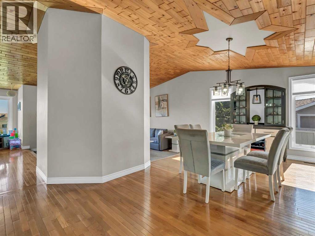 Property at 42 Cook Court SE image 4