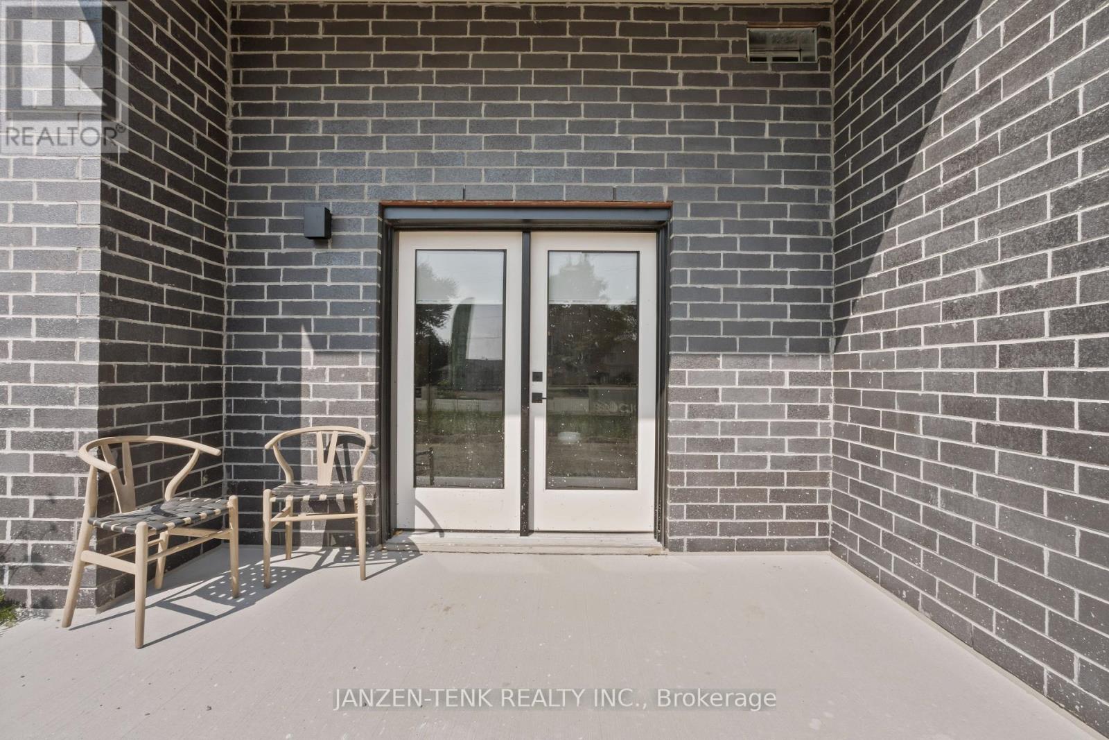 105 - 33318 Richmond Street, Lucan Biddulph, Ontario  N0M 2J0 - Photo 17 - X12279538