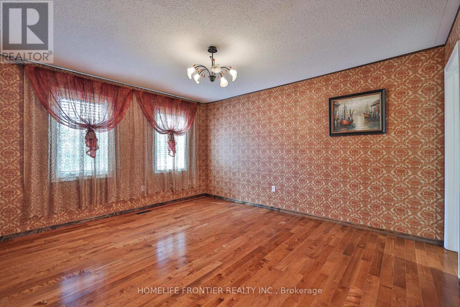110 Red River Crescent, Newmarket (Woodland Hill), Ontario  L3X 2R1 - Photo 23 - N12345203