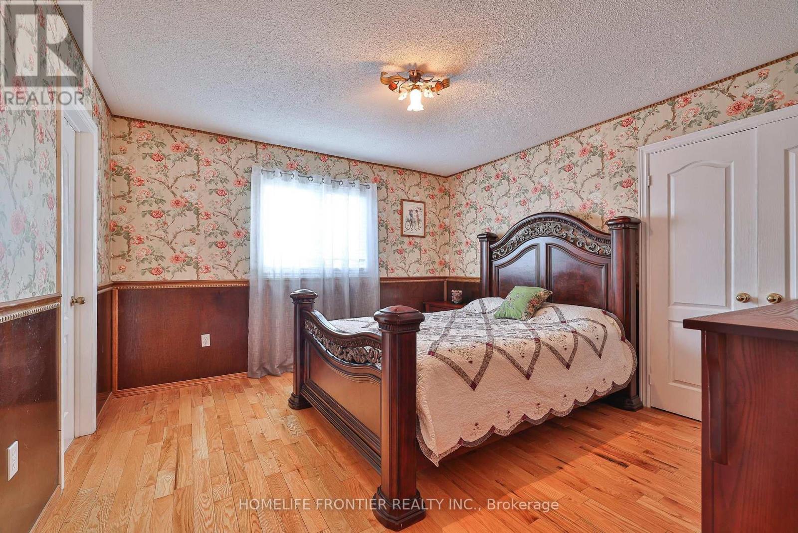 110 Red River Crescent, Newmarket (Woodland Hill), Ontario  L3X 2R1 - Photo 27 - N12345203
