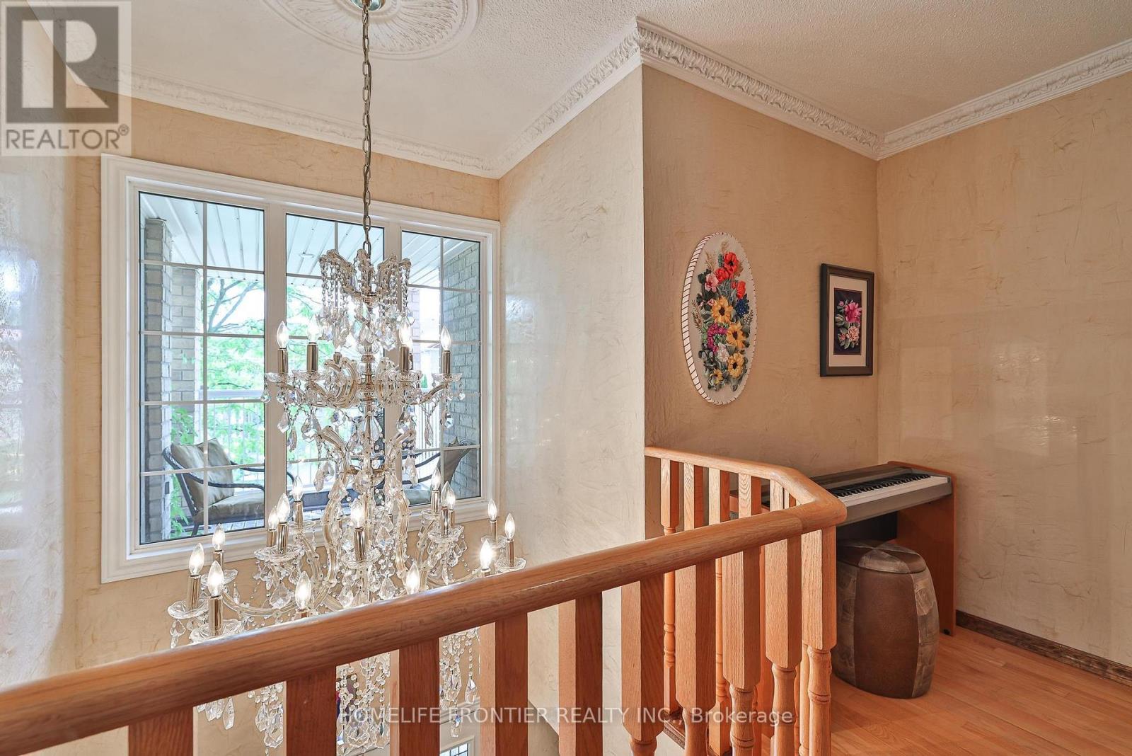 110 Red River Crescent, Newmarket (Woodland Hill), Ontario  L3X 2R1 - Photo 30 - N12345203