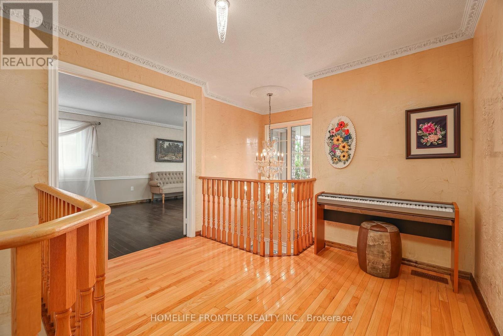 110 Red River Crescent, Newmarket (Woodland Hill), Ontario  L3X 2R1 - Photo 31 - N12345203
