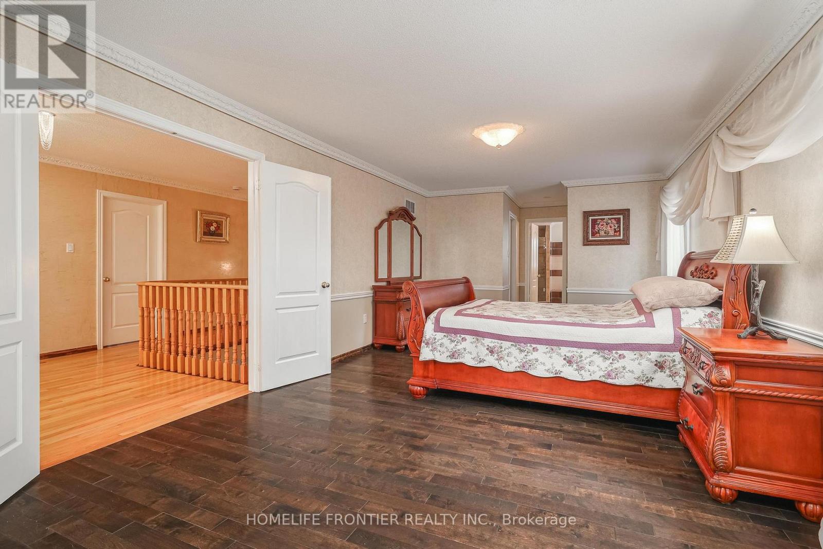 110 Red River Crescent, Newmarket (Woodland Hill), Ontario  L3X 2R1 - Photo 32 - N12345203