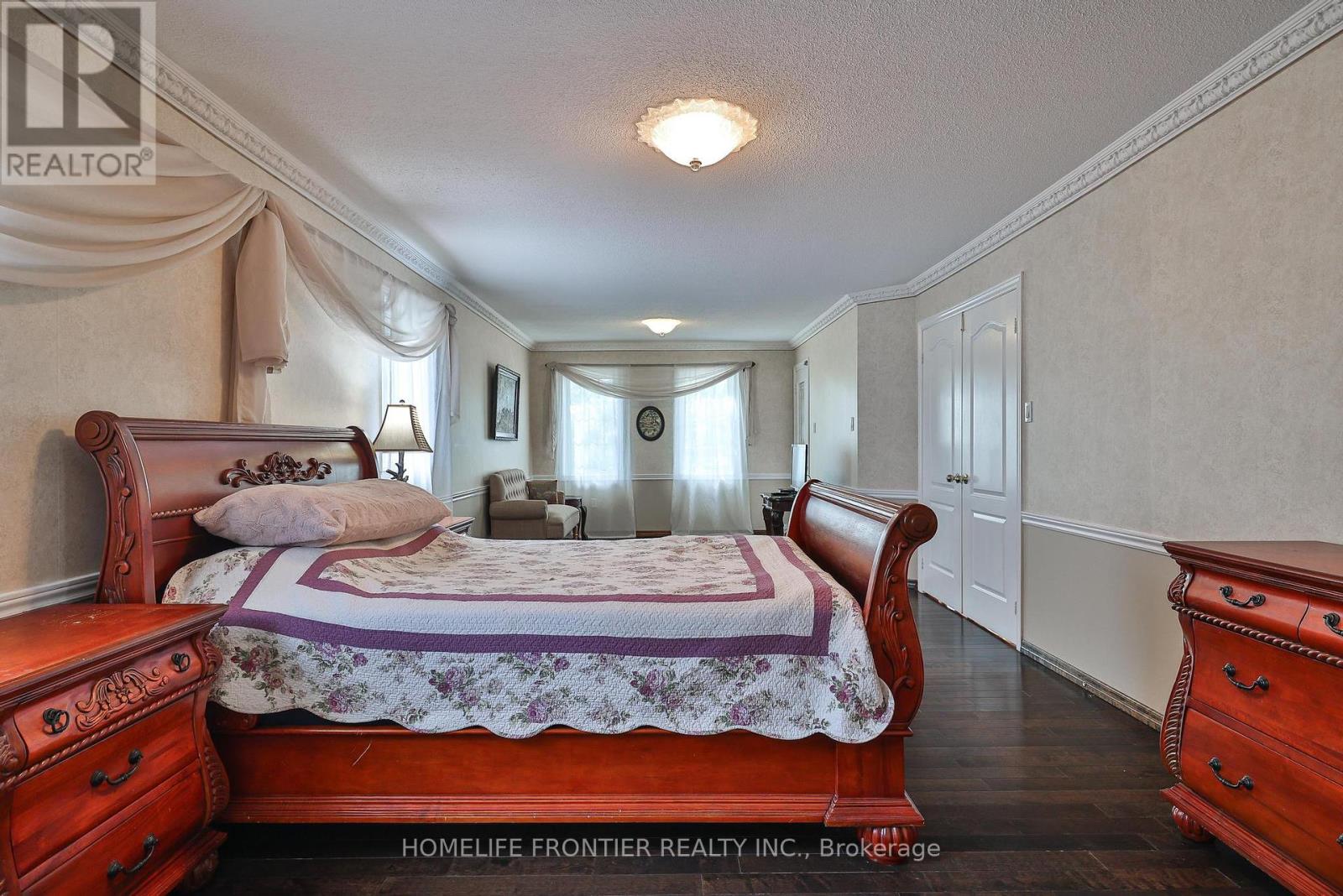 110 Red River Crescent, Newmarket (Woodland Hill), Ontario  L3X 2R1 - Photo 33 - N12345203