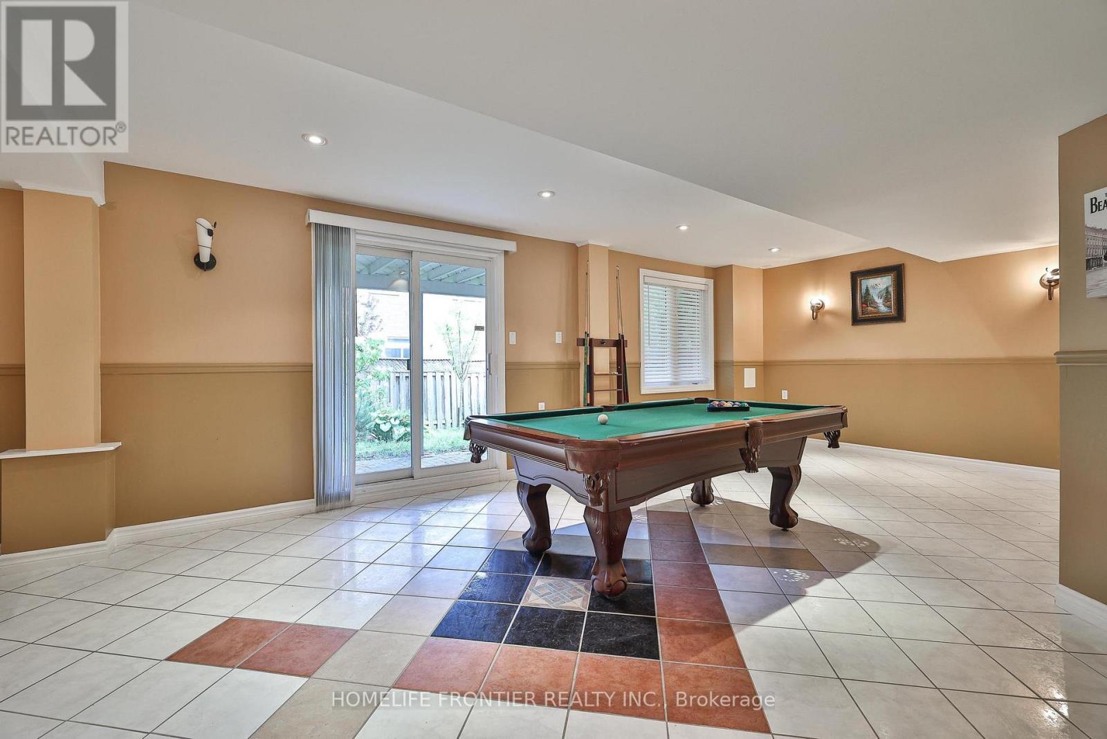 110 Red River Crescent, Newmarket (Woodland Hill), Ontario  L3X 2R1 - Photo 44 - N12345203