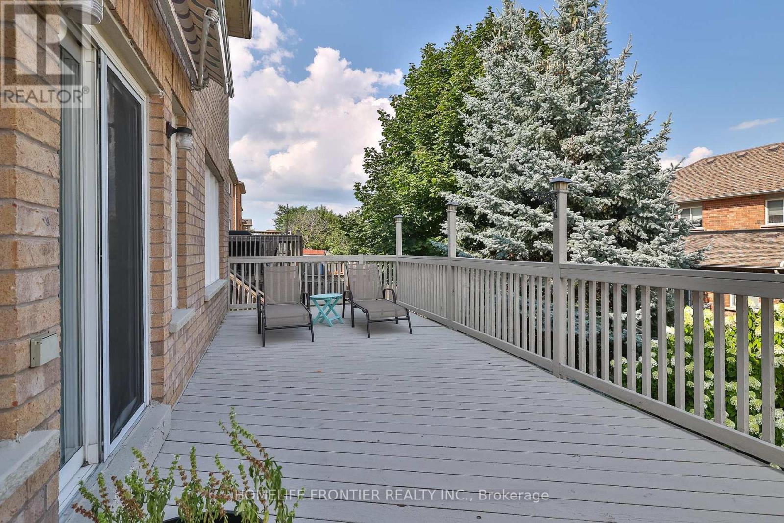 110 Red River Crescent, Newmarket (Woodland Hill), Ontario  L3X 2R1 - Photo 46 - N12345203