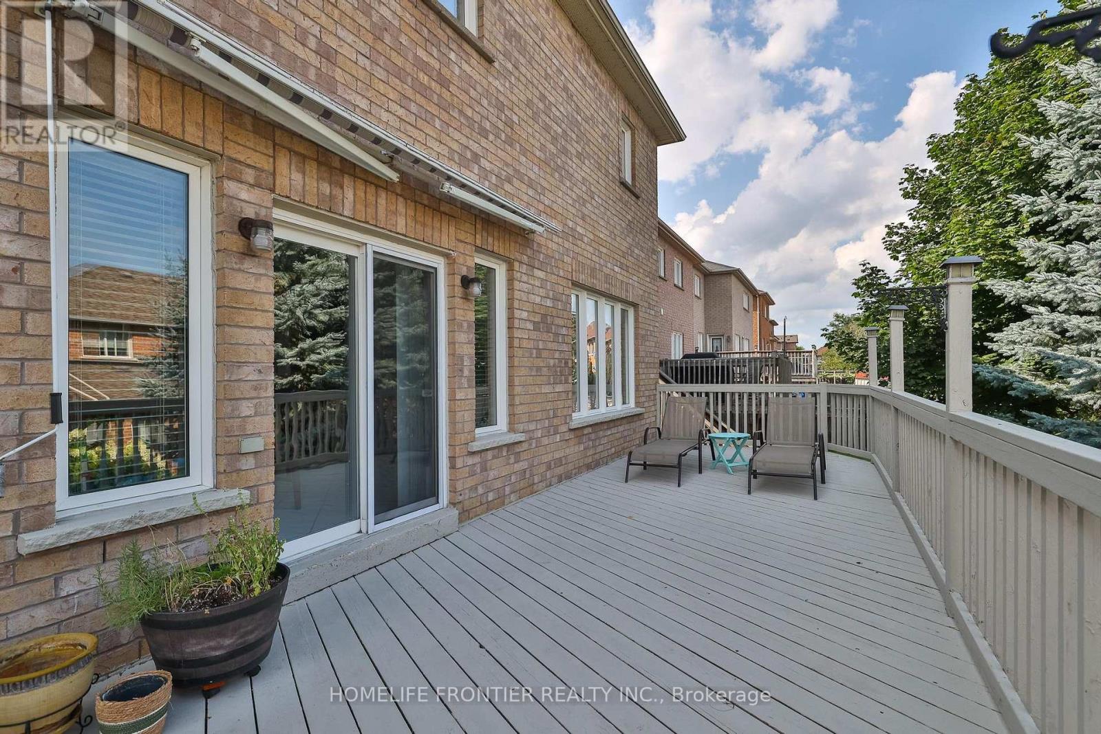 110 Red River Crescent, Newmarket (Woodland Hill), Ontario  L3X 2R1 - Photo 47 - N12345203