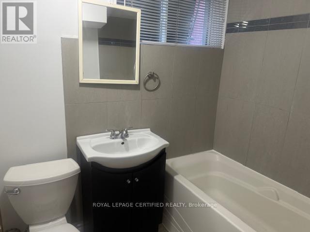 Lower - 6 Prince Charles Drive, Halton Hills, Ontario  L7G 3T7 - Photo 12 - W12345156
