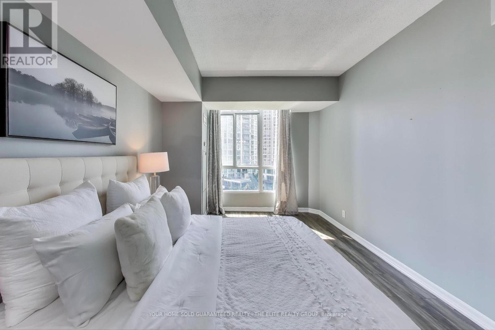 1107 - 220 Burnhamthorpe Road W, Mississauga (City Centre), Ontario  L5B 3Y5 - Photo 13 - W12345188