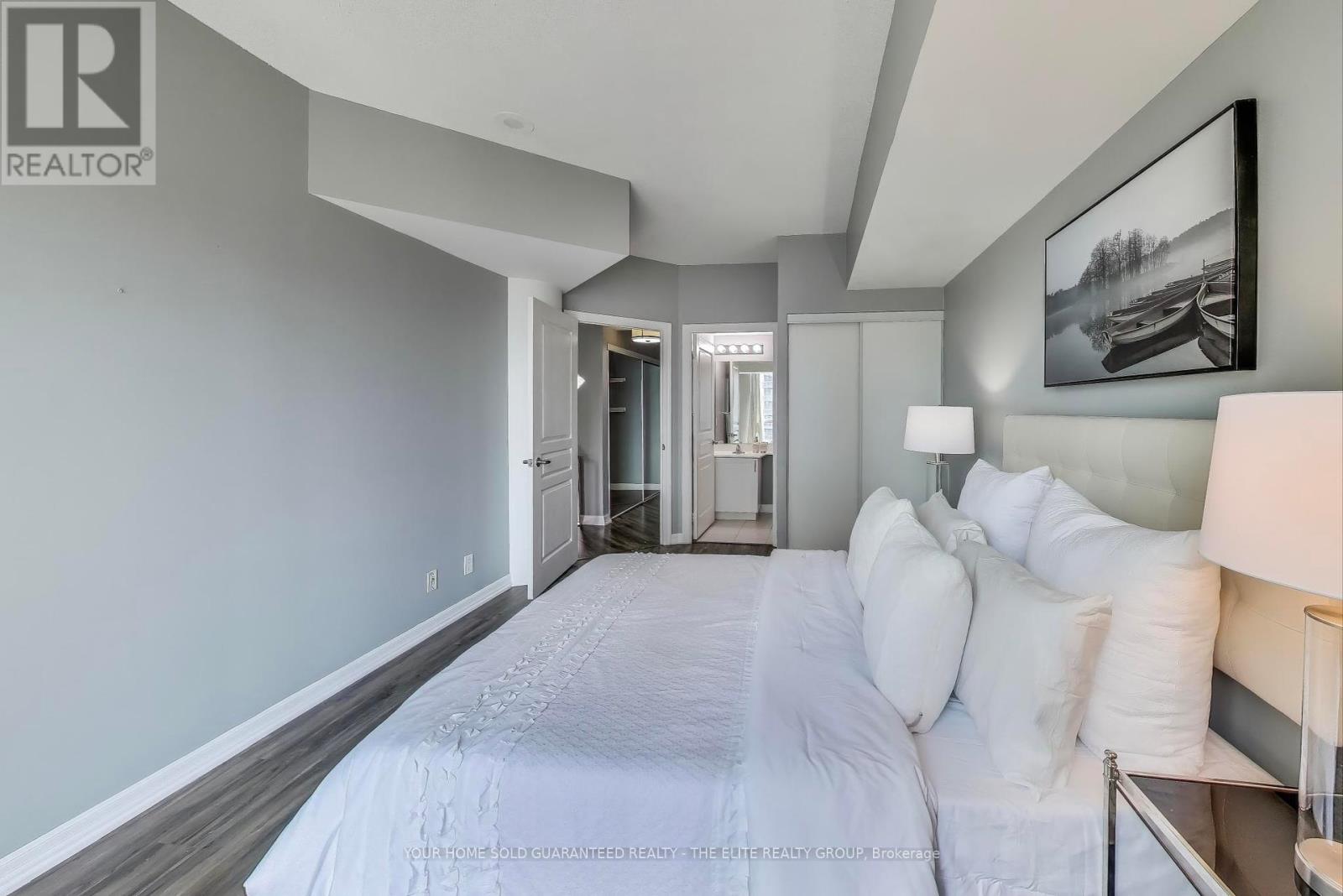 1107 - 220 Burnhamthorpe Road W, Mississauga (City Centre), Ontario  L5B 3Y5 - Photo 14 - W12345188
