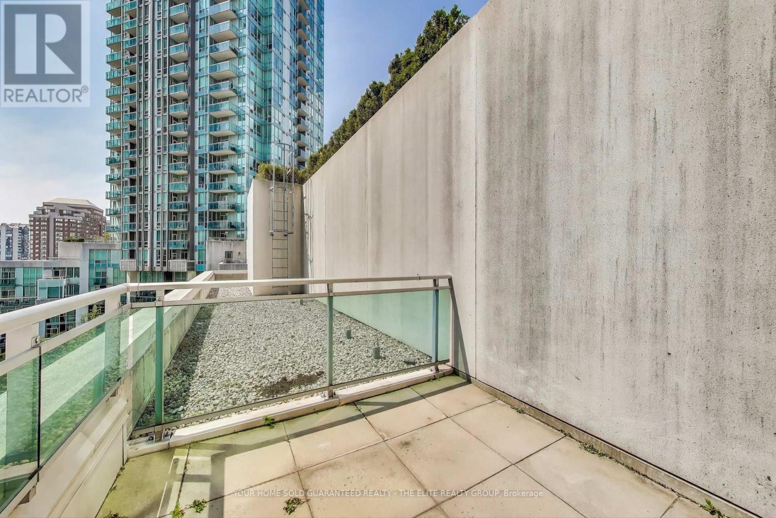 1107 - 220 Burnhamthorpe Road W, Mississauga (City Centre), Ontario  L5B 3Y5 - Photo 19 - W12345188