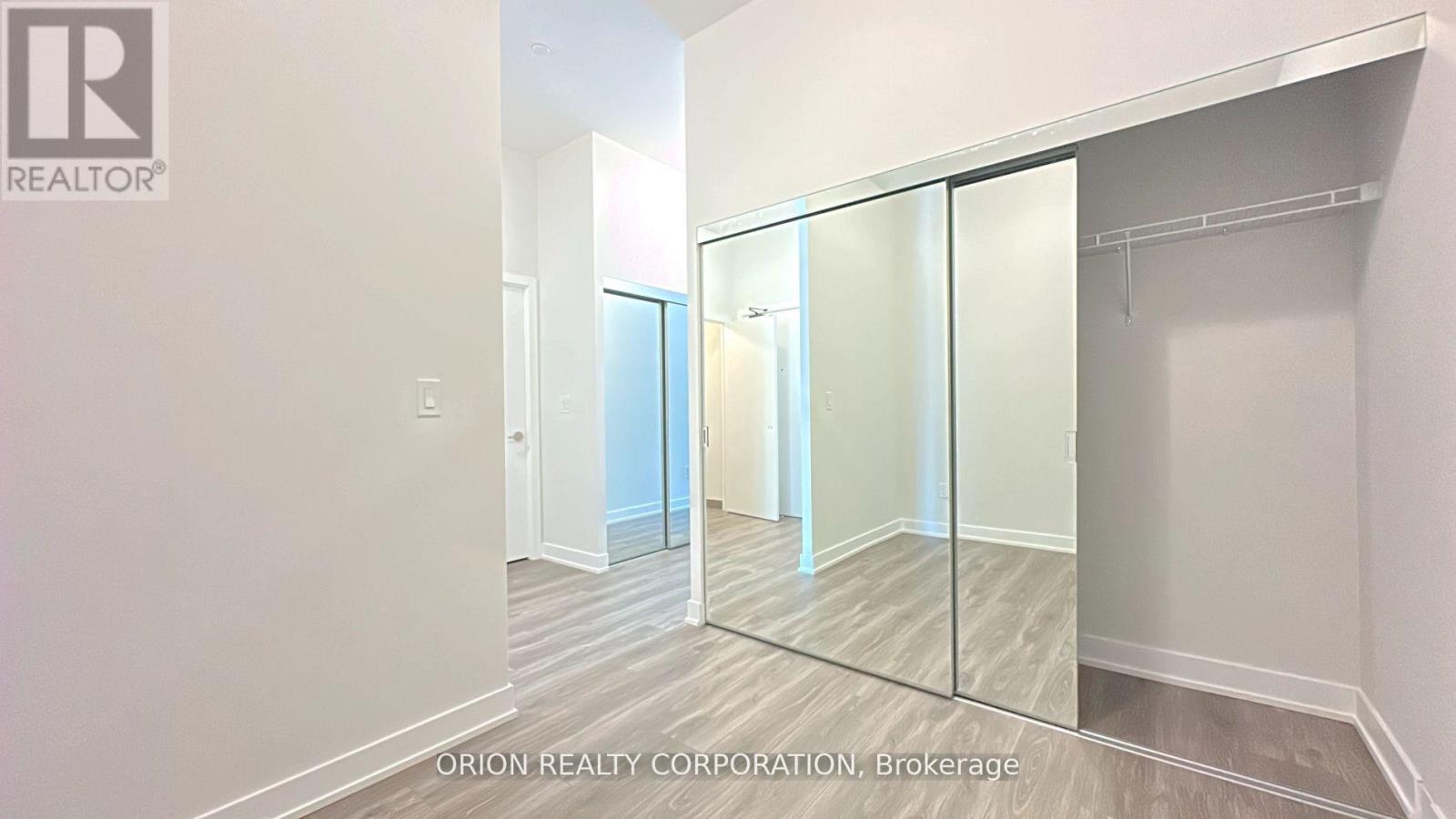 510 - 430 Square One Drive, Mississauga (Creditview), Ontario  L5B 0L6 - Photo 35 - W12345197