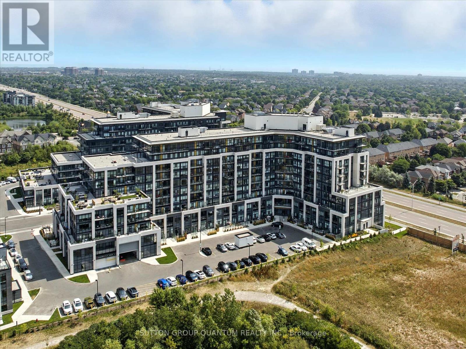 PH06 - 405 DUNDAS STREET W, Oakville, Ontario