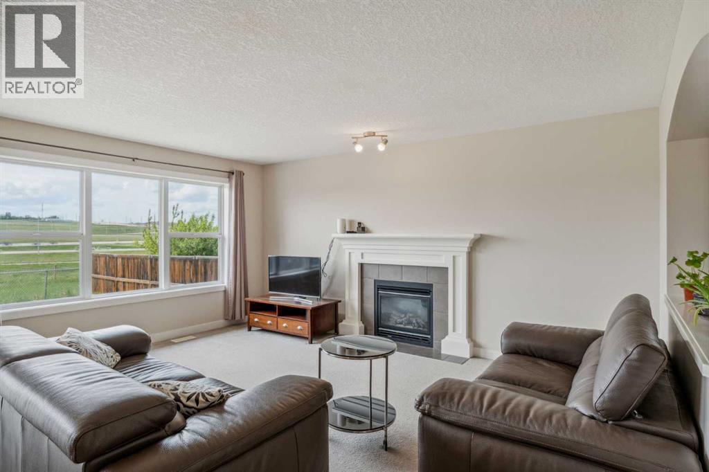 Property at 91 Bridlecrest Street SW image 5