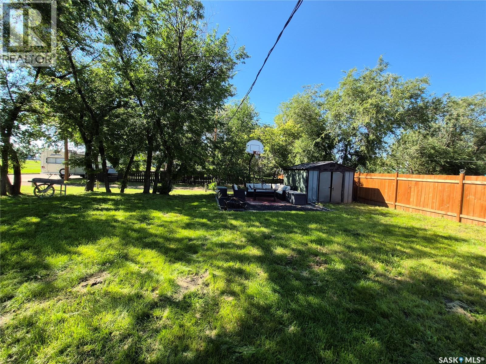344 Centre Street, Ponteix, Saskatchewan  S0N 1Z0 - Photo 3 - SK014833