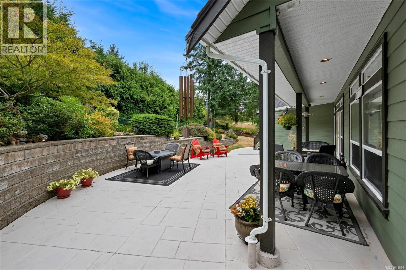 Property at 2057 Buckingham Rd image 4