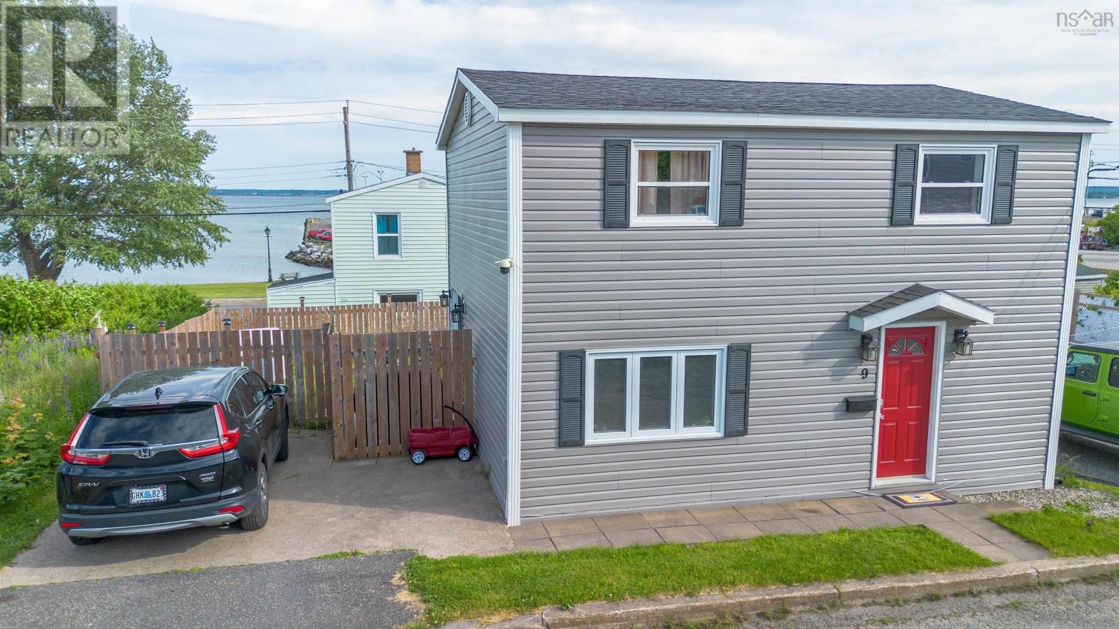 9 Cogan Street, North Sydney, Nova Scotia  B2A 3A7 - Photo 2 - 202516084