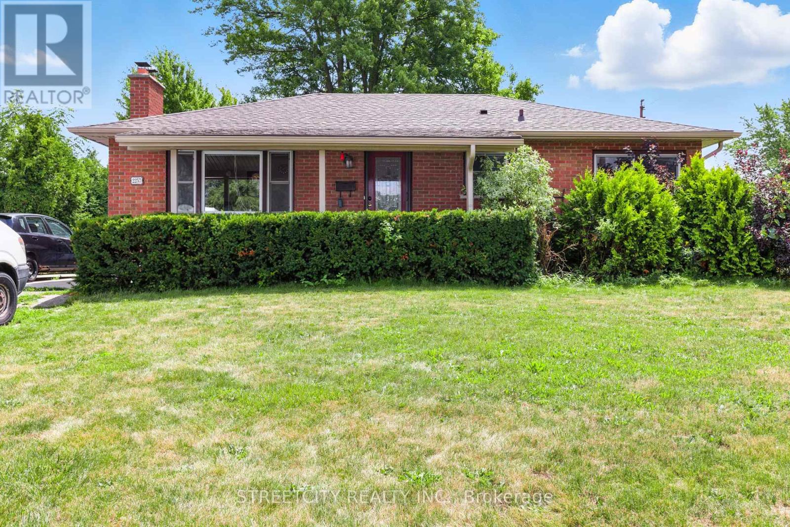 Property at 2257 TRAFALGAR STREET image 1