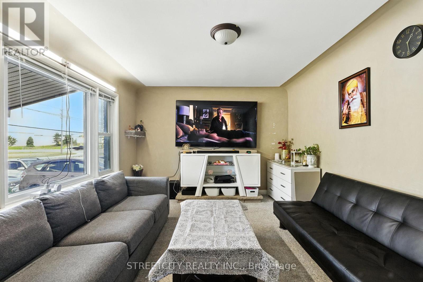 Property at 2257 TRAFALGAR STREET image 5