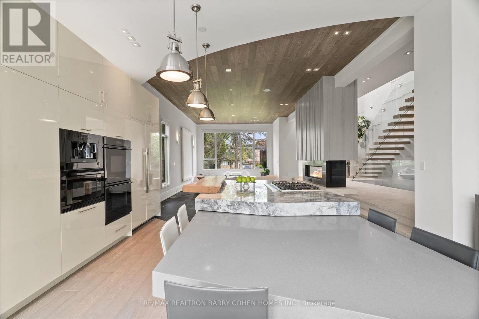 67 Lake Promenade, Toronto, Ontario  M8W 1A2 - Photo 16 - W12192096