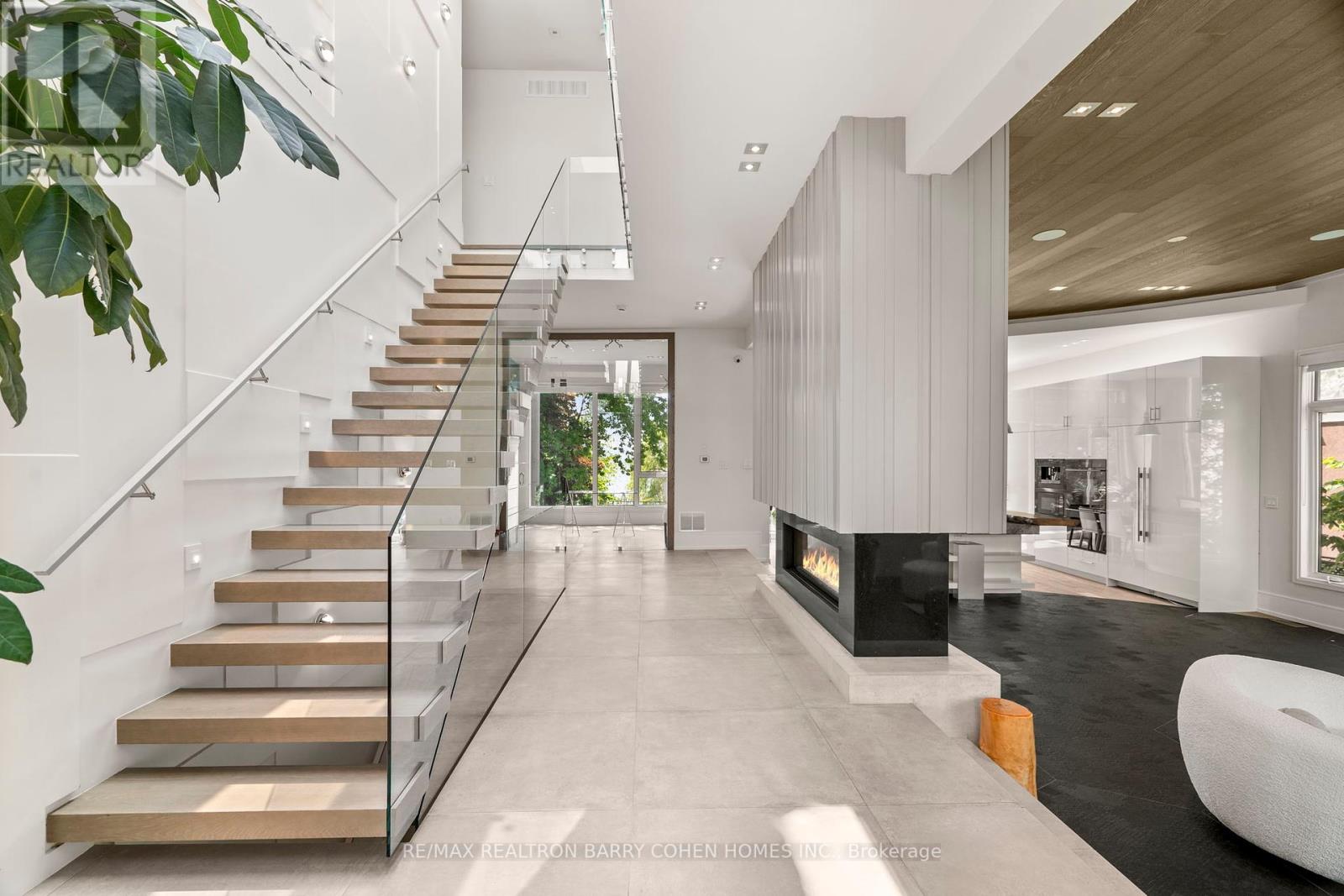 67 Lake Promenade, Toronto, Ontario  M8W 1A2 - Photo 5 - W12192096