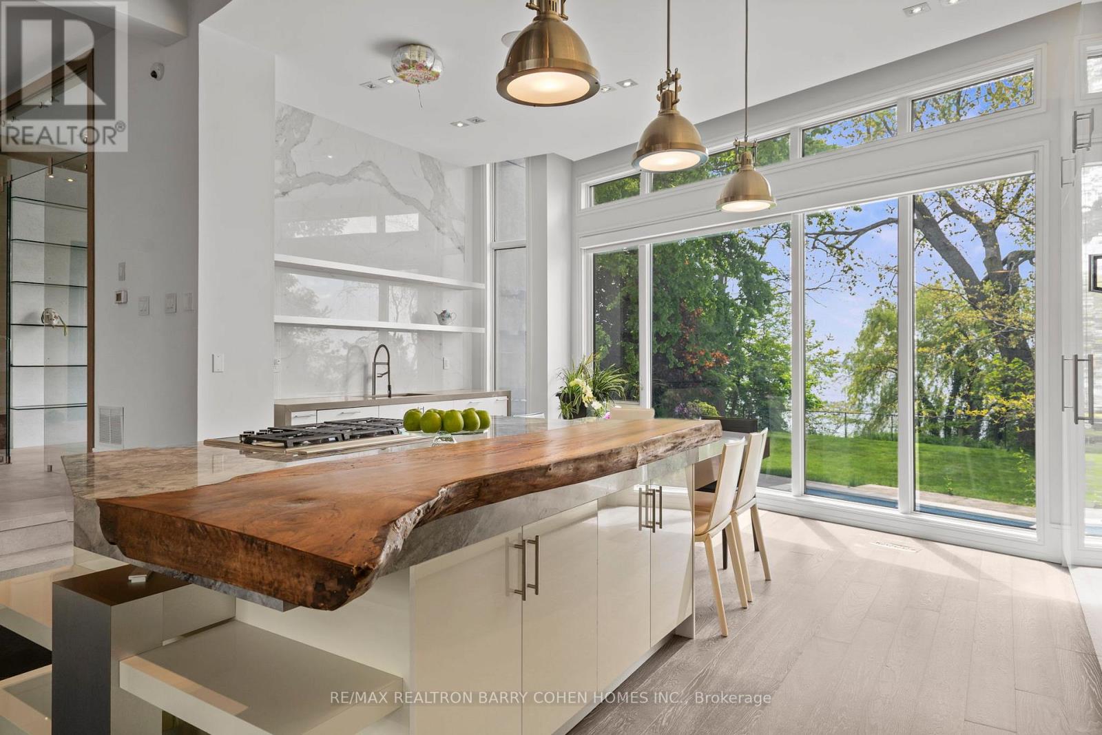 67 Lake Promenade, Toronto, Ontario  M8W 1A2 - Photo 13 - W12192096