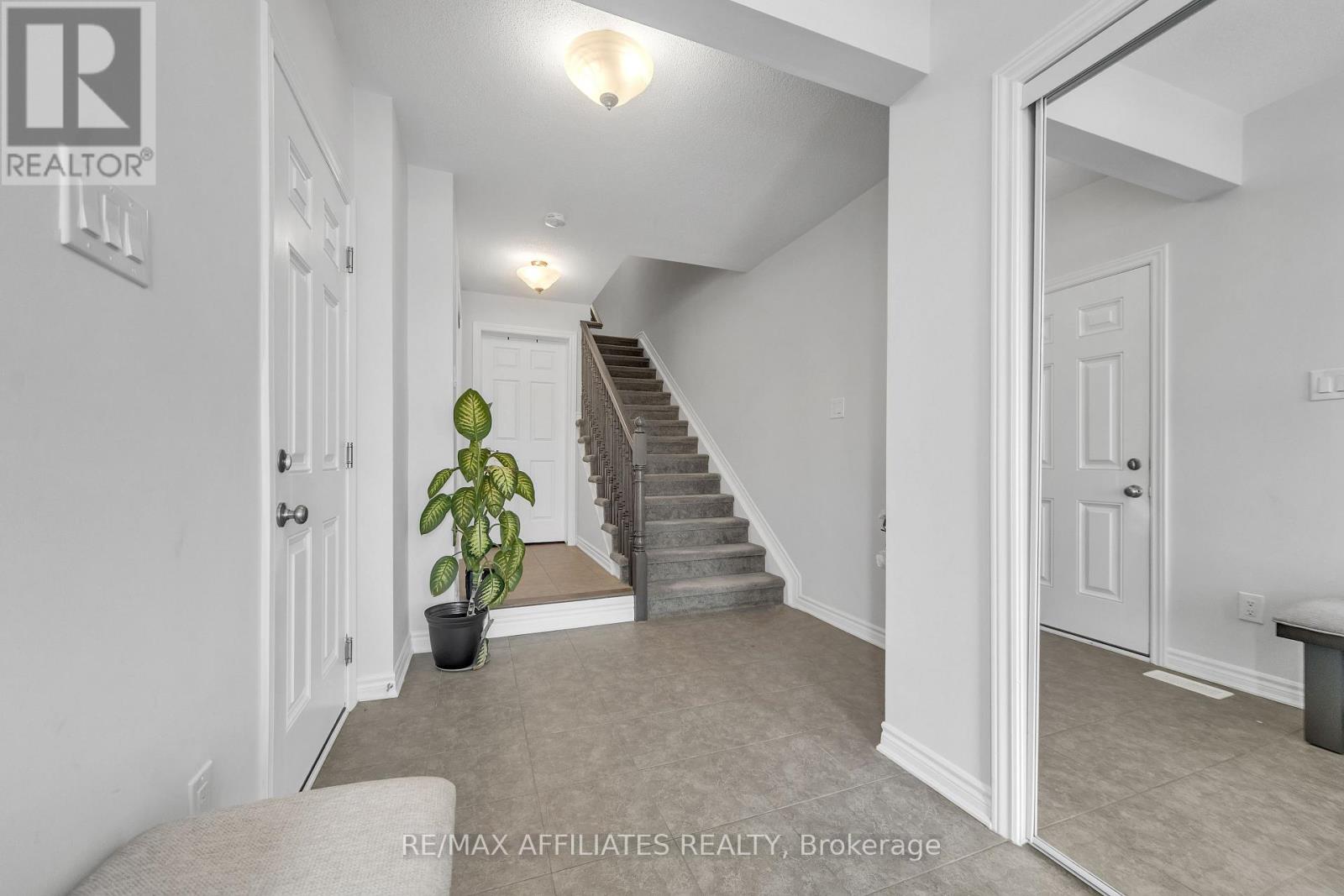 388 Aphelion Crescent, Ottawa, Ontario  K2J 6N5 - Photo 2 - X12345378