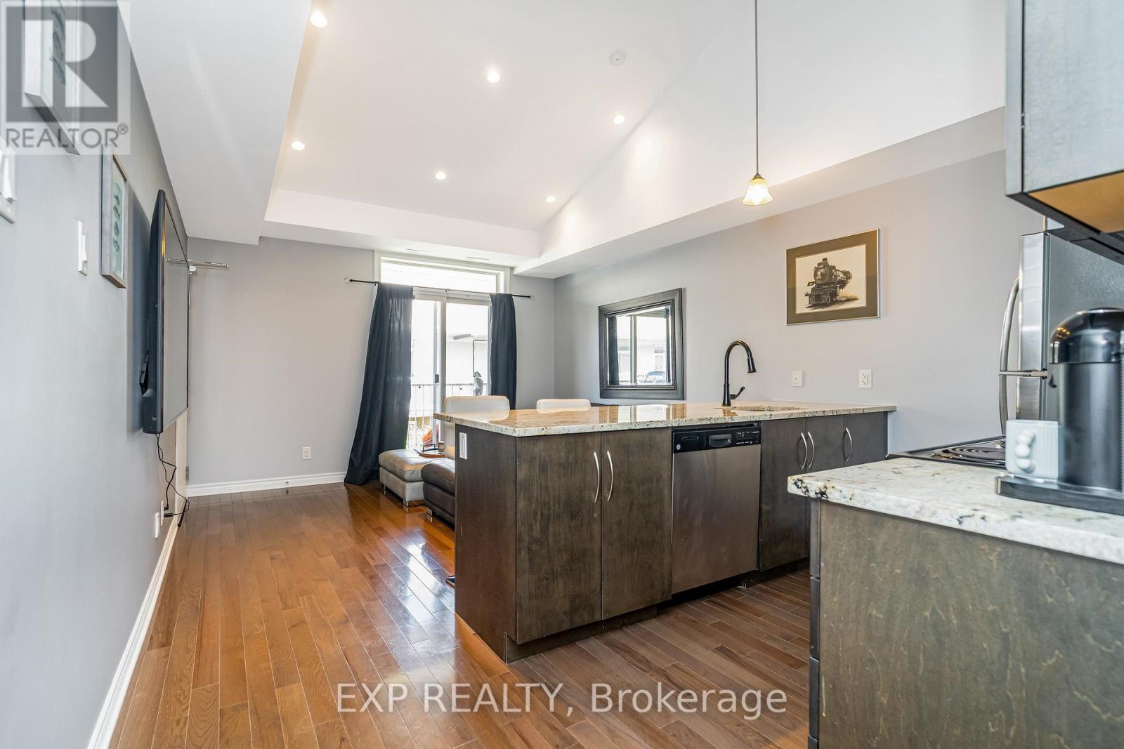 Property at G - 330 EVEREST PRIVATE image 2