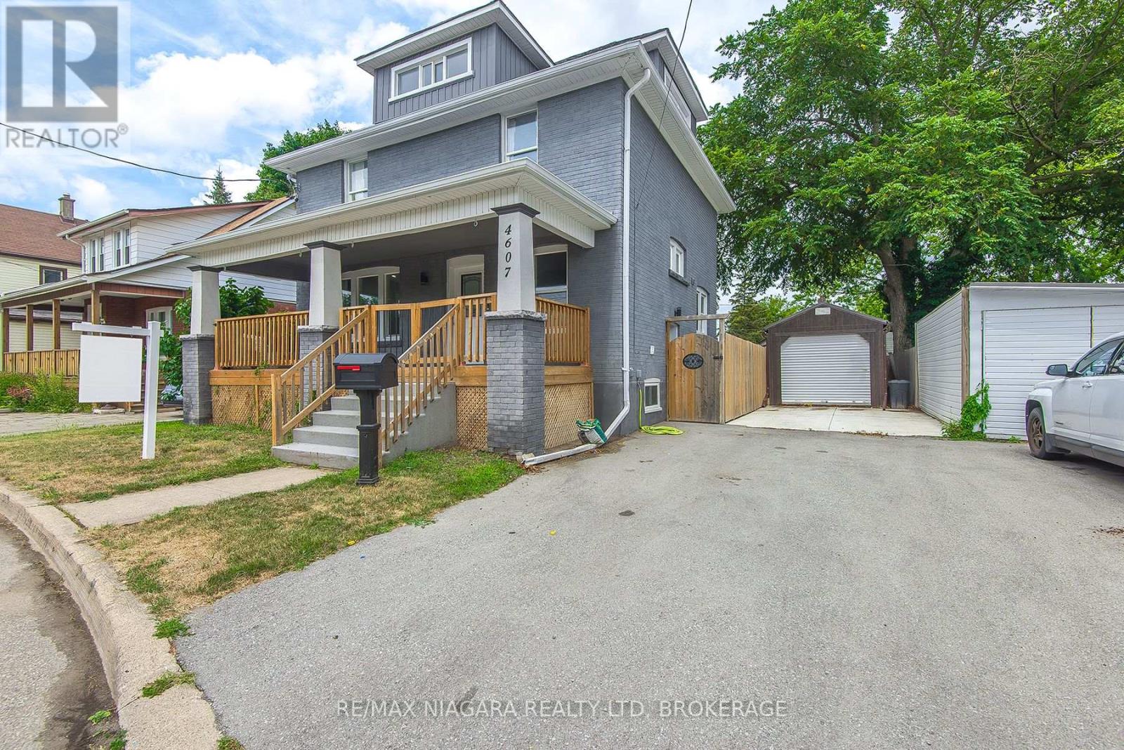 Property at 4607 NELSON CRESCENT image 1