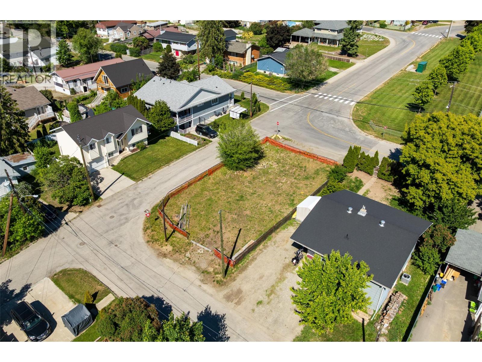 520 8th Avenue S, Creston, British Columbia  V0B 1G3 - Photo 16 - 10359421