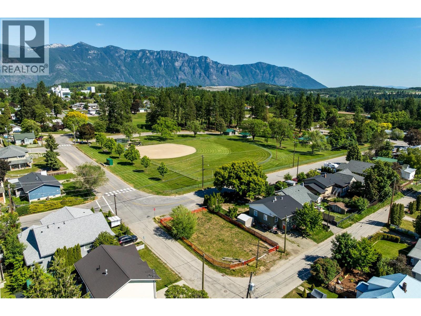 520 8th Avenue S, Creston, British Columbia  V0B 1G3 - Photo 17 - 10359421